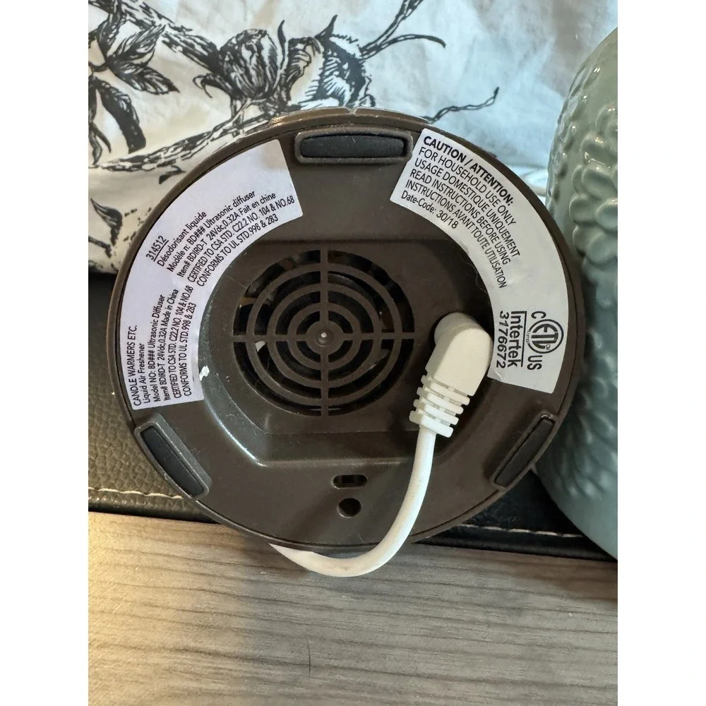 Airome Blue Ceramic Glazed Floral Print Oil Diffuser with Light Brown Base 100mL